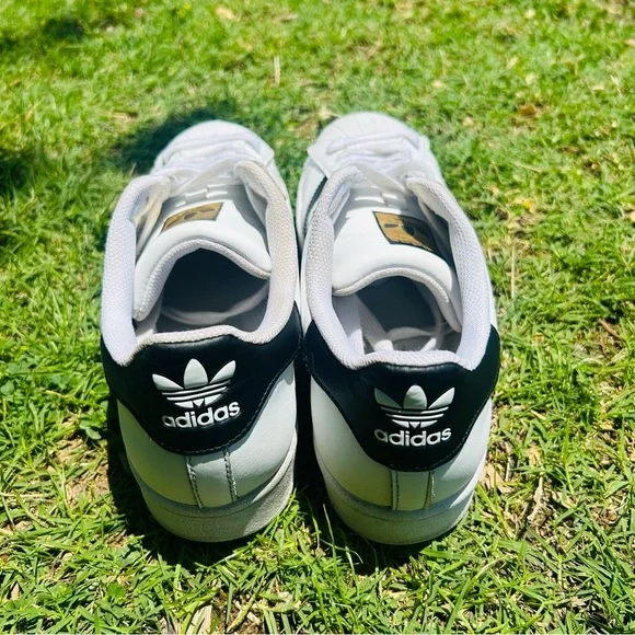 Adidas Superstar Shell toes White Black striped Woman’s 9 sneakers Preowned - Picture 5 of 9